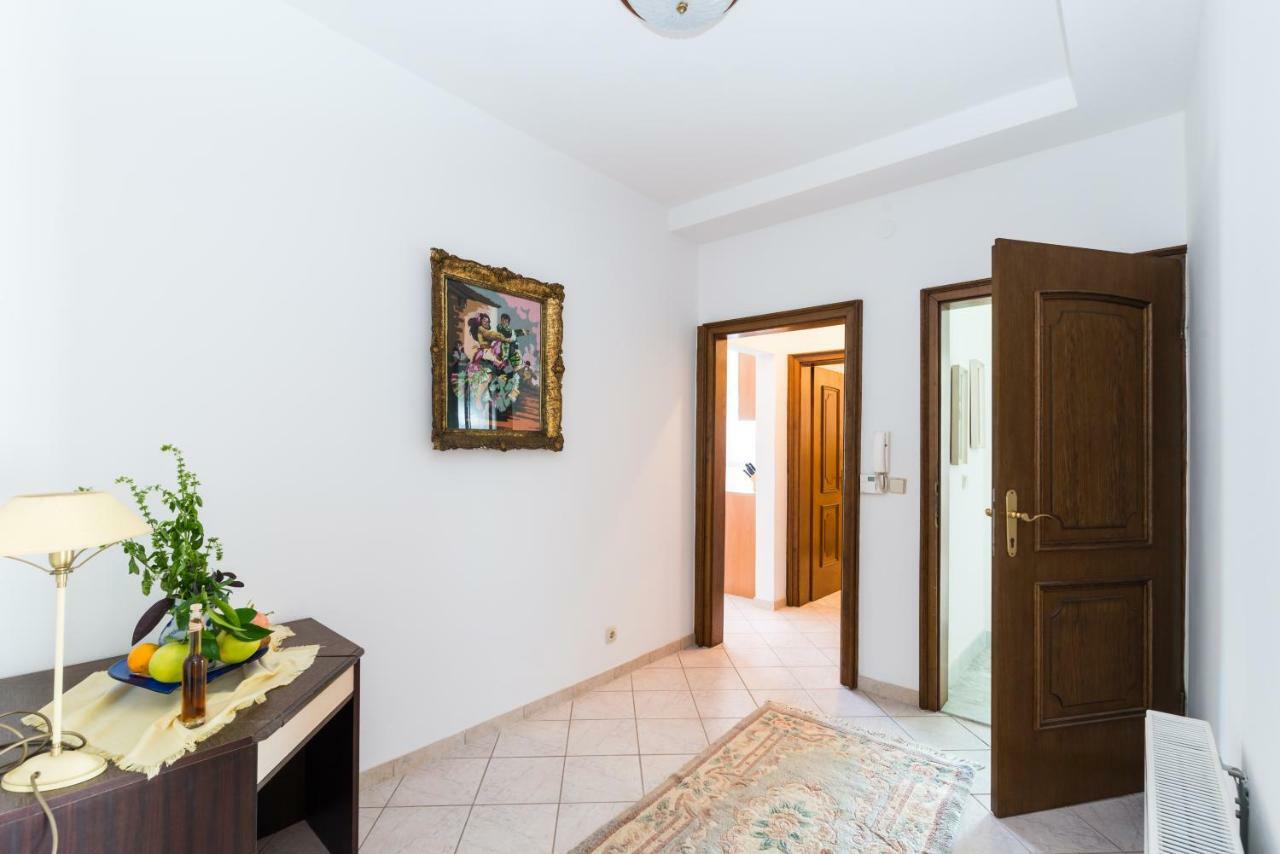 Apartments Victoria Задар Екстер'єр фото