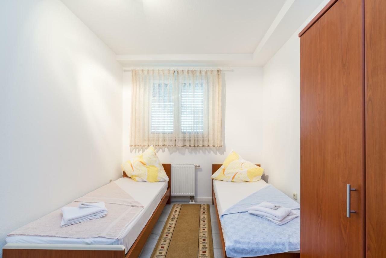 Apartments Victoria Задар Екстер'єр фото